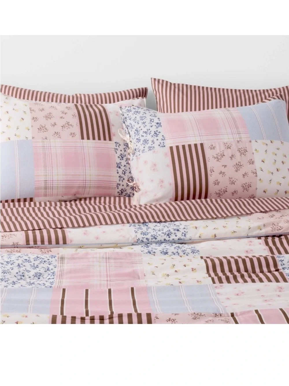 Full/Queen Percale Patchwork Comforter Set - The Hollister Collection at Target